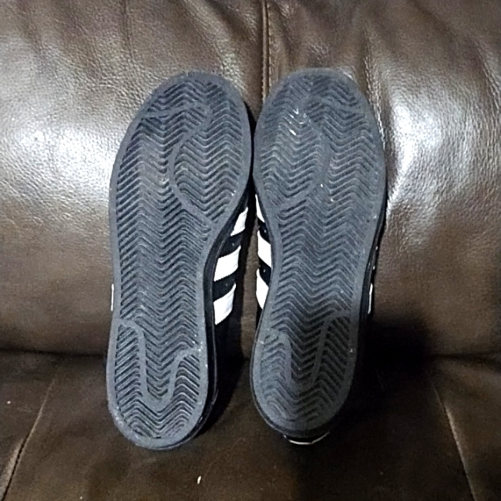 Shoes - Picture 4 of 5